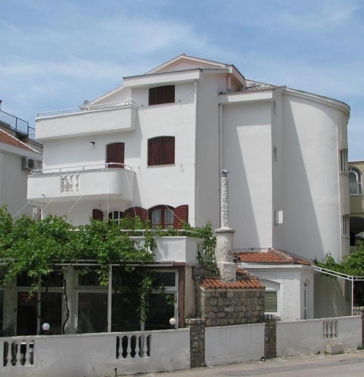 Apartment Bonus