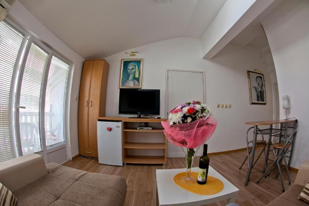 Apartment Bonus *